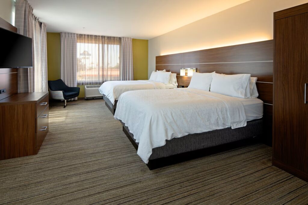 Holiday Inn Express Fresno South by IHG - Image 3