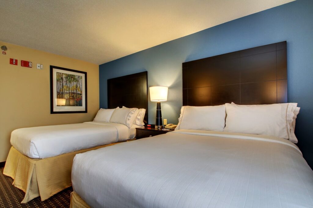 Holiday Inn Express Hotel Fort Campbell-Oak Grove by IHG - Image 3