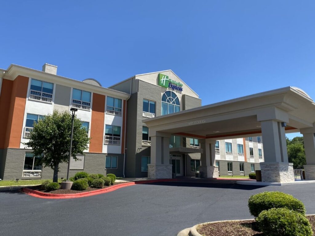 Holiday Inn Express Hotel & Suites Dothan North by IHG