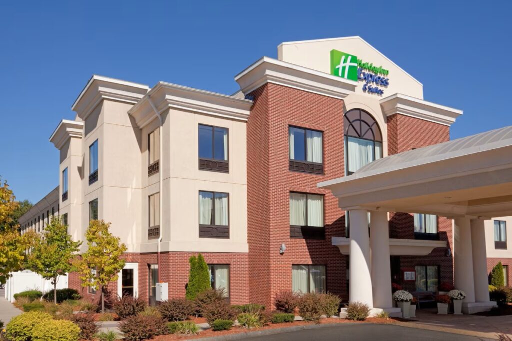 Holiday Inn Express Hotel & Suites Manchester - Airport by IHG