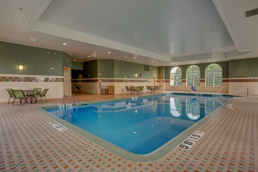 Holiday Inn Express Hotel & Suites Milwaukee Airport by IHG - Image 4