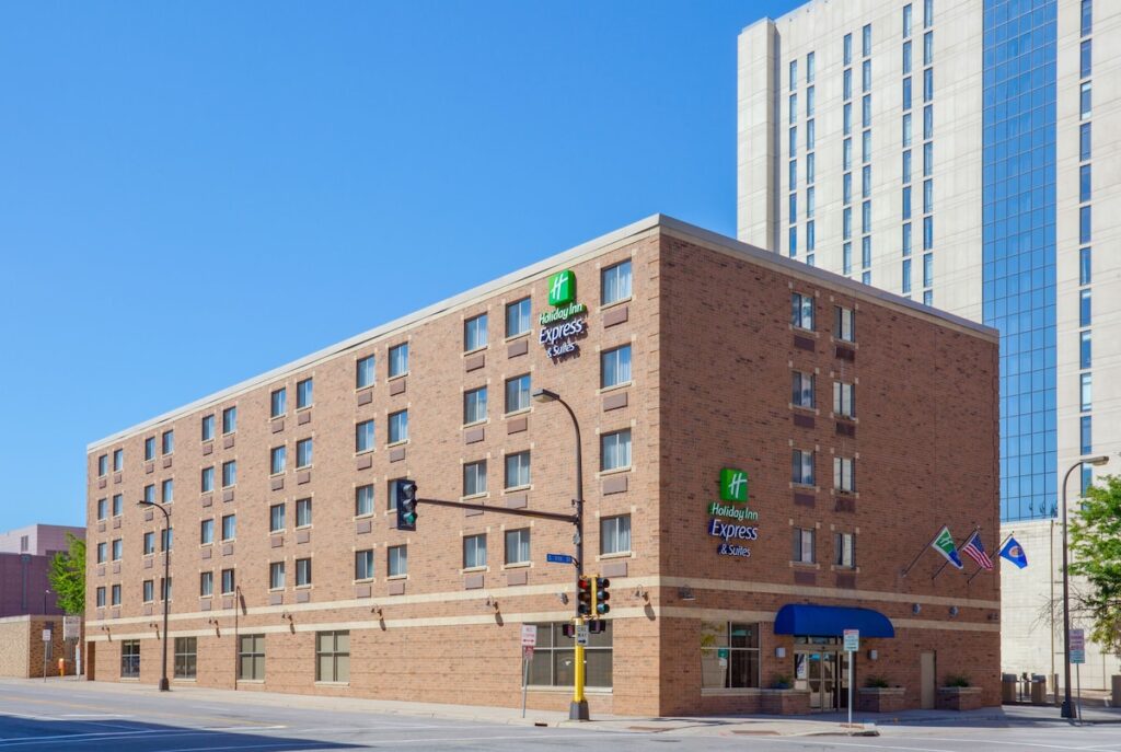 Holiday Inn Express Hotel & Suites Minneapolis-Downtown Convention Center by IHG