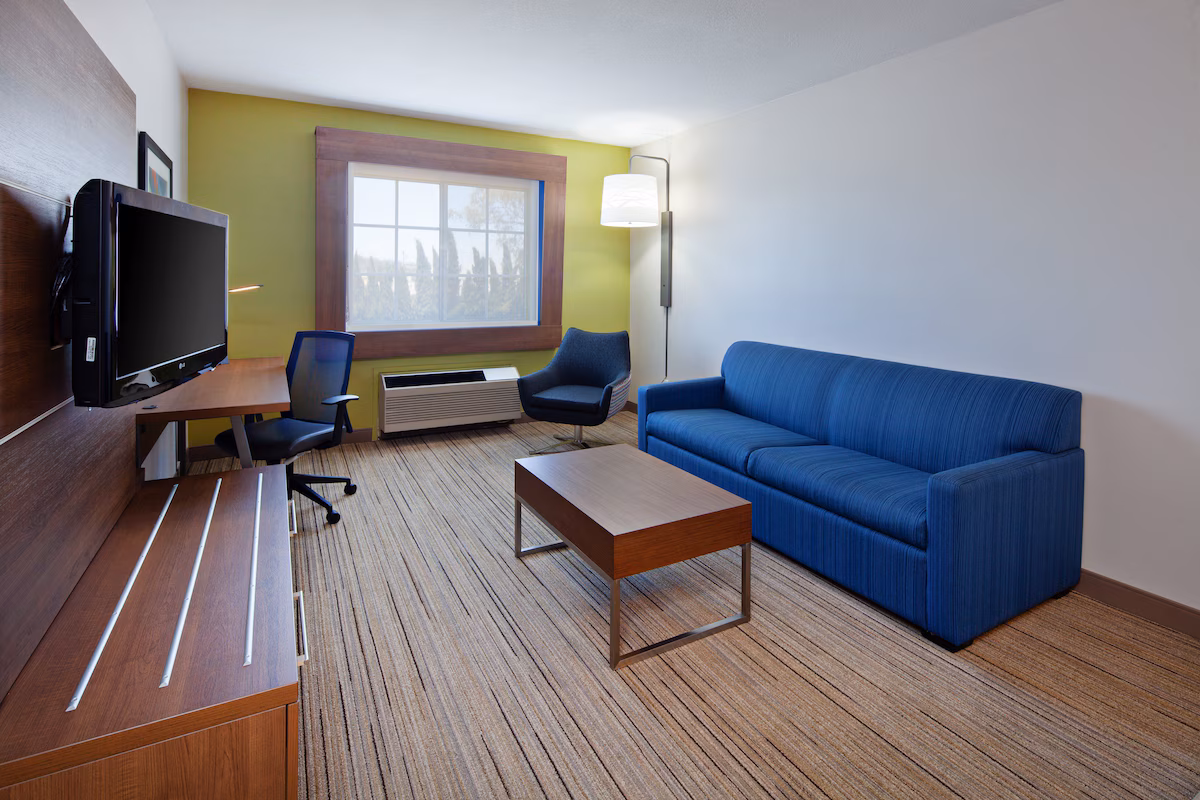 Holiday Inn Express Hotel & Suites San Diego-Escondido by IHG - Image 2