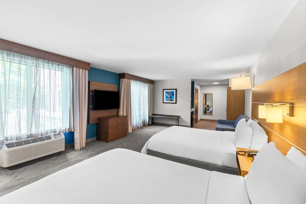 Holiday Inn Express & Suites Austin SW - Sunset Valley, and IHG Hotel - Image 5