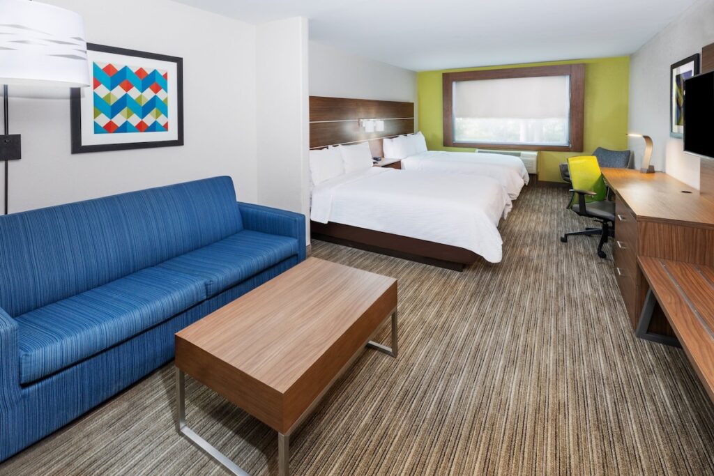 Holiday Inn Express & Suites Lafayette South by IHG - Image 4