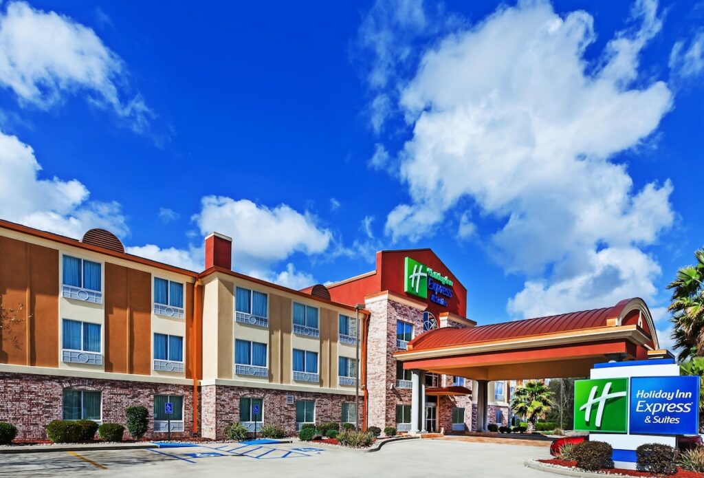 Holiday Inn Express & Suites Lafayette South by IHG - Image 2