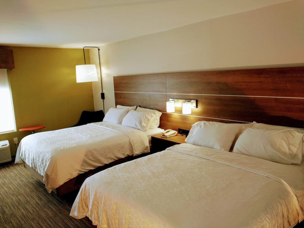 Holiday Inn Express & Suites Madison by IHG - Image 3