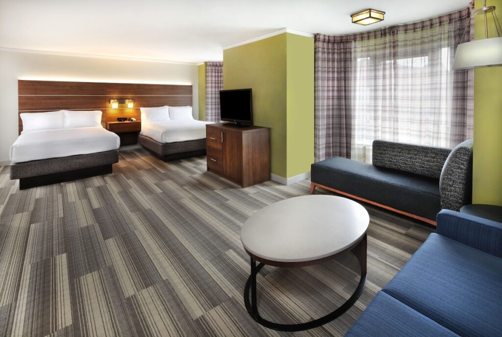 Holiday Inn Express & Suites Oakland - Airport by IHG - Image 4