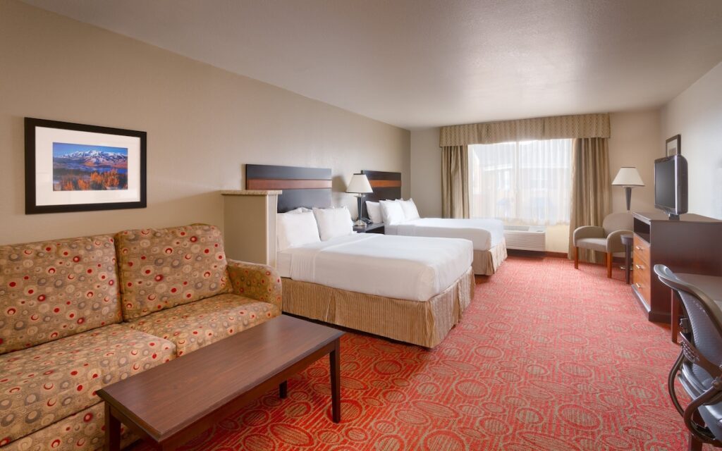 Holiday Inn Express & Suites Orem-North Provo - Image 3