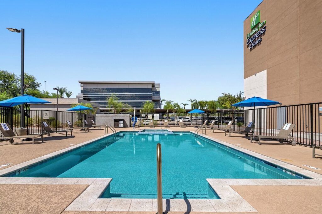 Holiday Inn Express & Suites - Phoenix West - Tolleson - Image 5