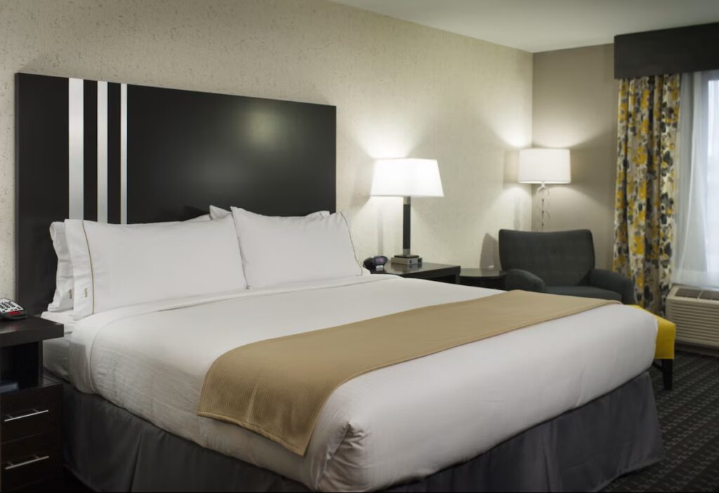 Holiday Inn Express and Suites Madison Central by IHG - Image 2
