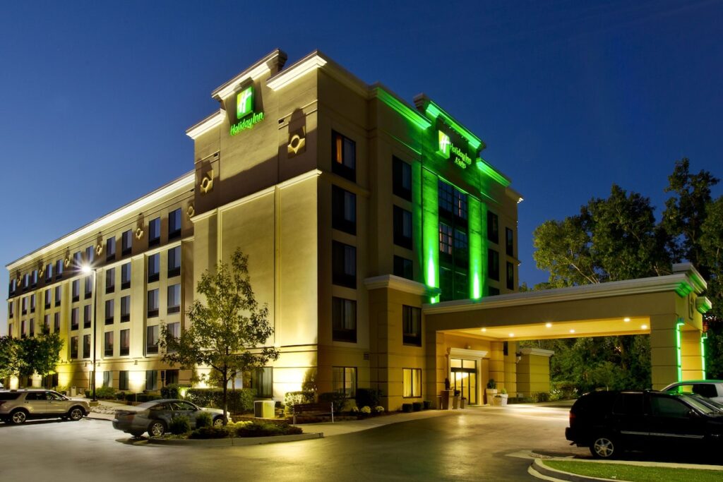 Holiday Inn Hotel & Suites Ann Arbor University of Michigan Area by IHG - Image 2