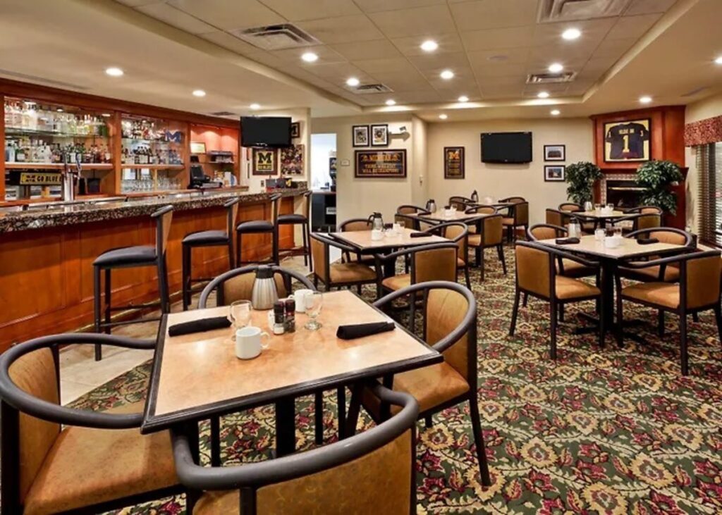 Holiday Inn Hotel & Suites Ann Arbor University of Michigan Area by IHG - Image 3