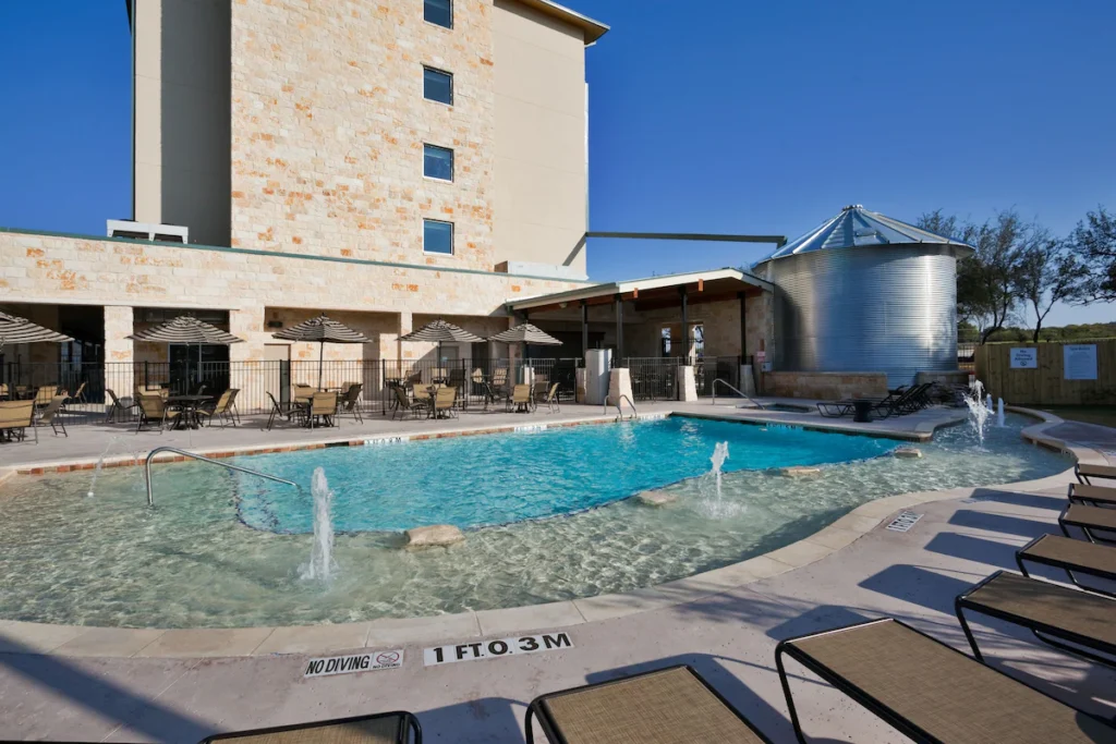 Holiday Inn Express & Suites San Antonio West Sea World Area by IHG - Image 2