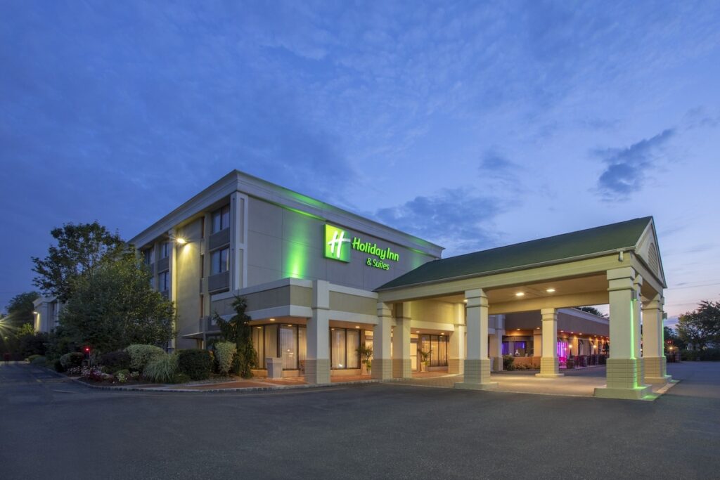 Holiday Inn & Suites Parsippany Fairfield by IHG
