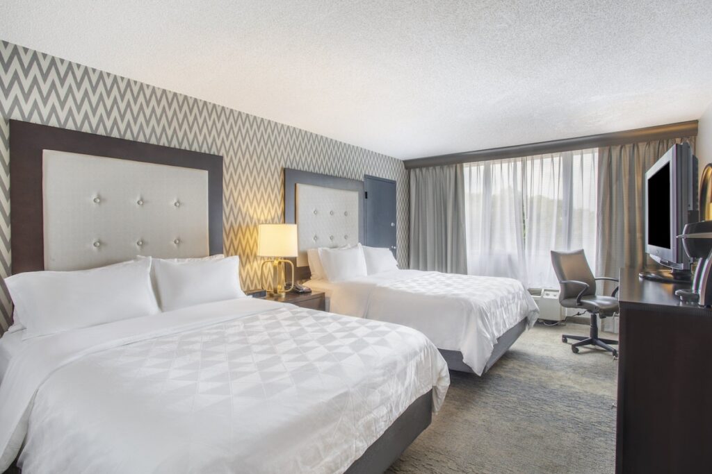 Holiday Inn & Suites Parsippany Fairfield by IHG - Image 3