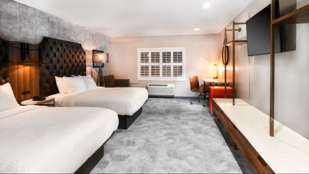 Hollywood Inn Suites Hotel - Image 2