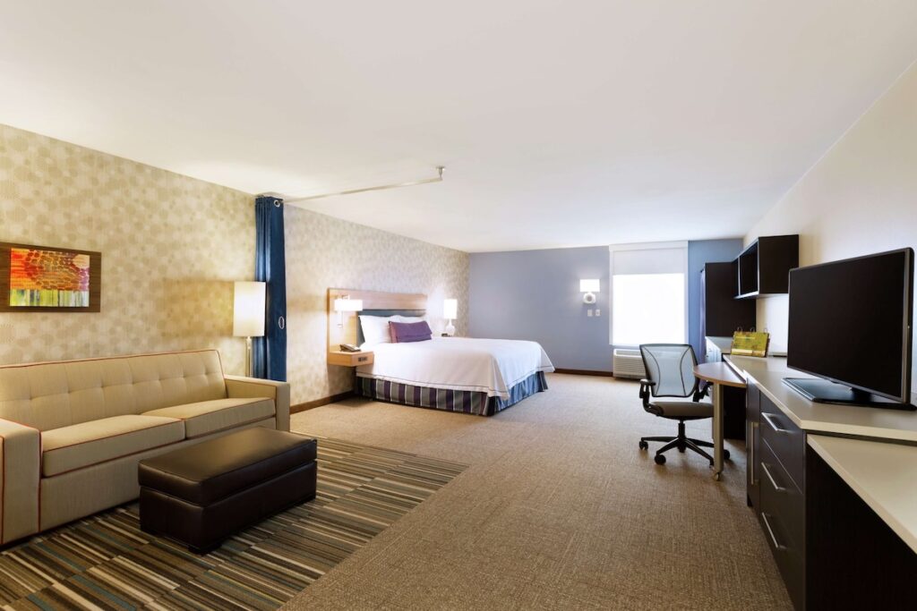 Home2 Suites by Hilton Midland - Image 2