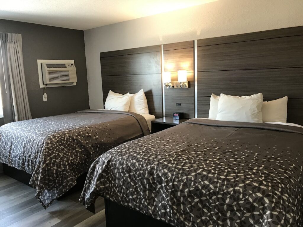 HomeTown Inn - Image 4