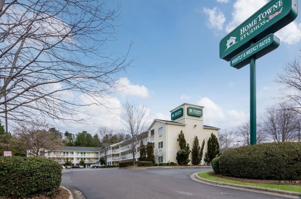 HomeTowne Studios & Suites by Red Roof Greensboro