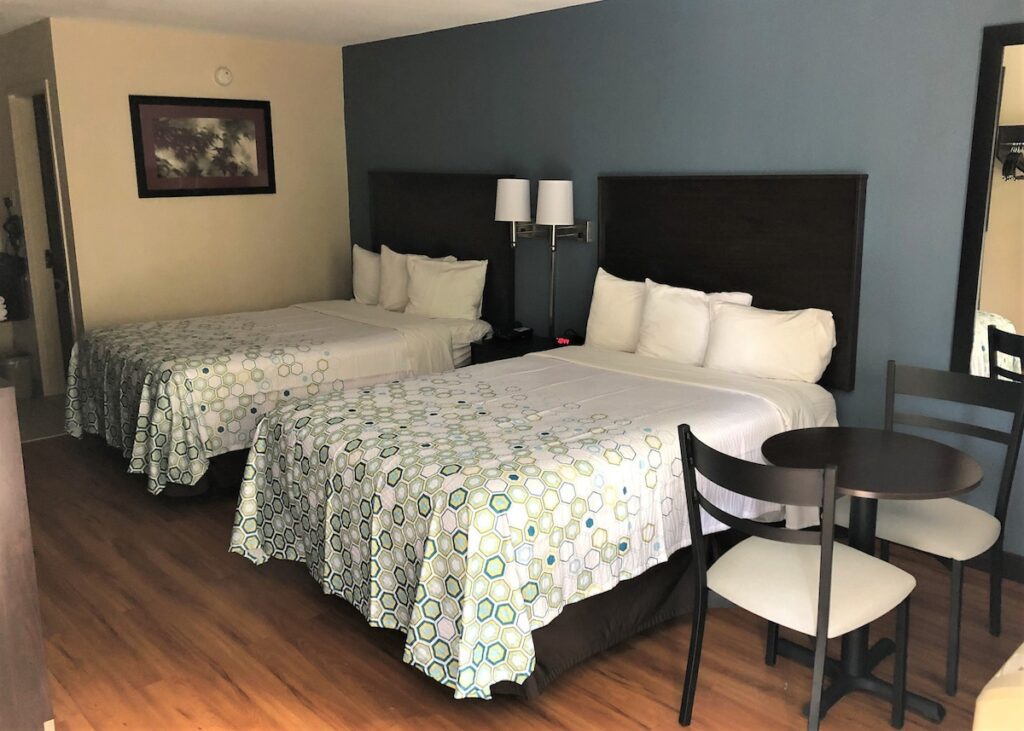 HomeTowne Studios by Red Roof Bordentown - McGuire AFB - Image 3