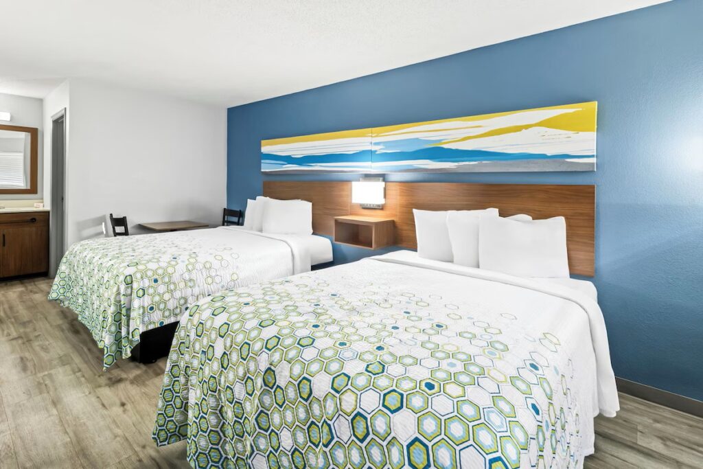 HomeTowne Studios by Red Roof Florence, KY-Cincinnati Airport - Image 3