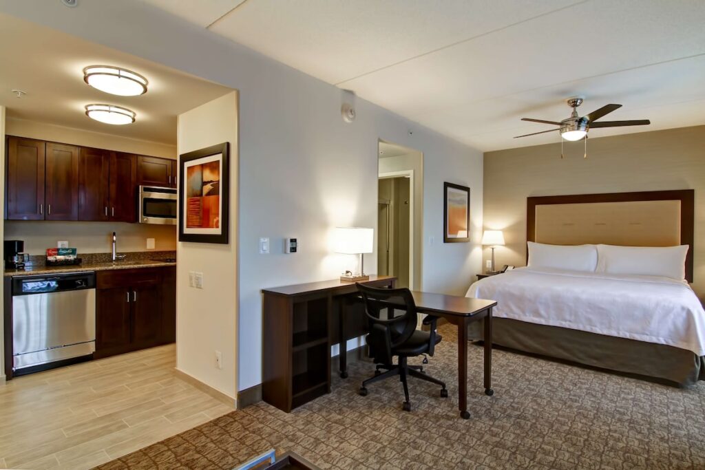 Homewood Suites By Hilton Edison Woodbridge, NJ - Image 2