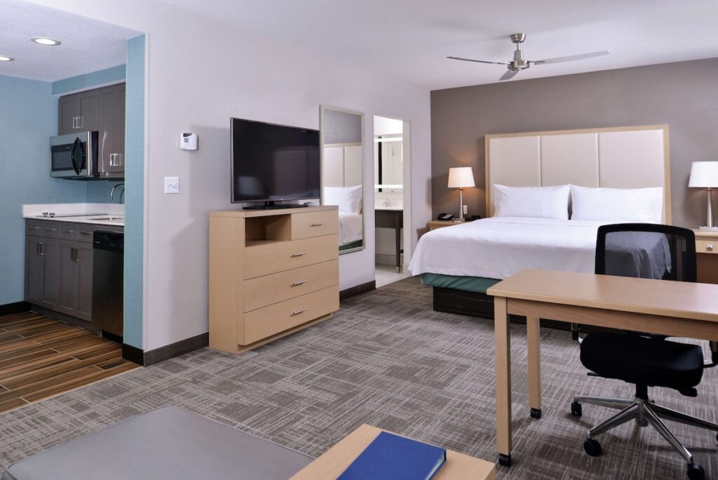 Homewood Suites Des Moines Airport - Image 2