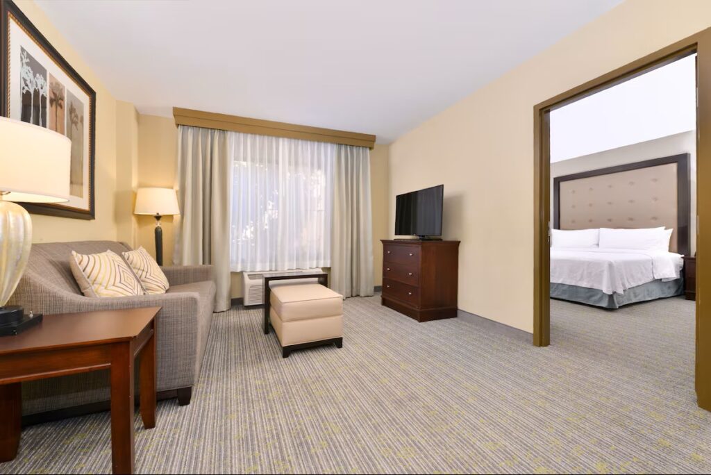 Homewood Suites by Hilton Fresno - Image 2