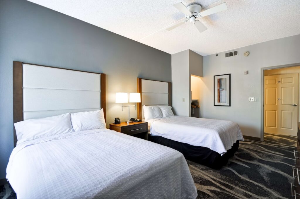 Homewood Suites by Hilton Phoenix-Biltmore - Image 2