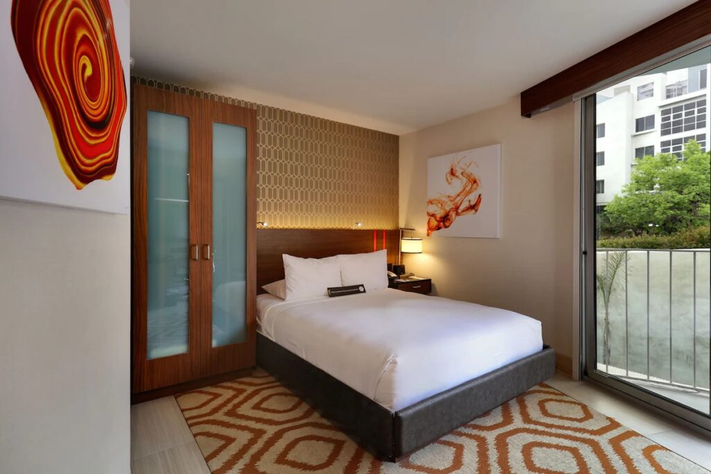 Hotel Angeleno - Image 2