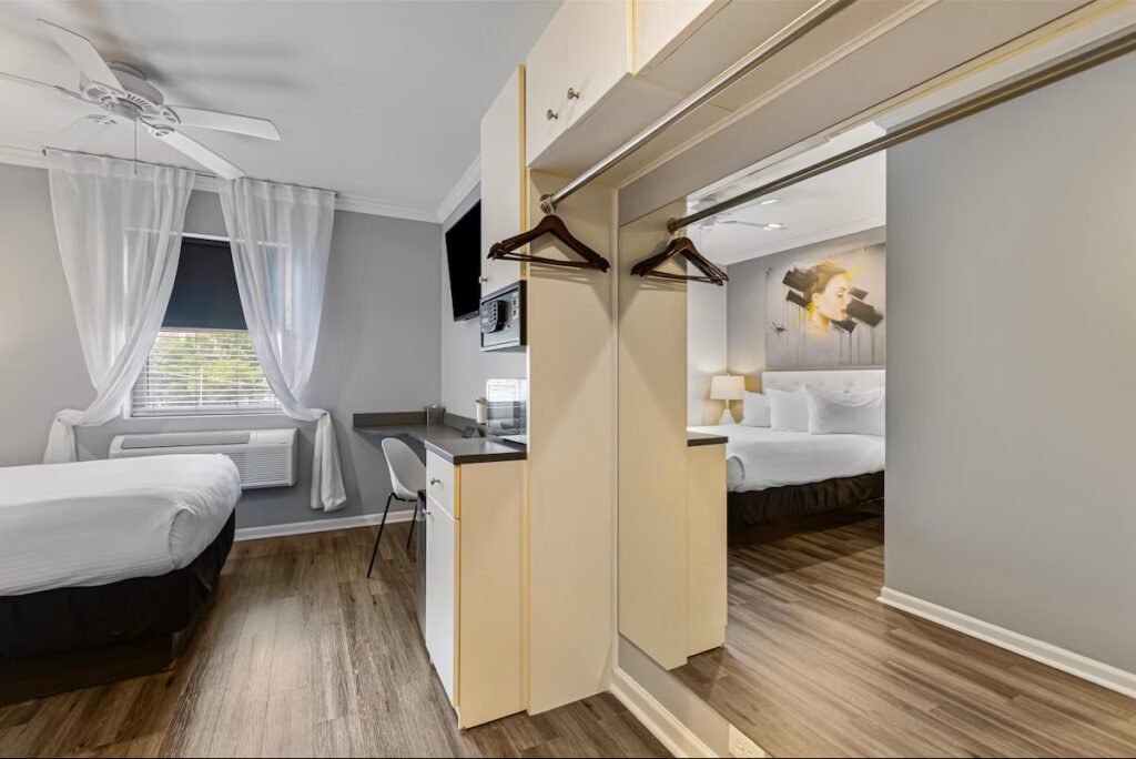 Hotel Chicago West Loop, SureStay Collection by Best Western - Image 2