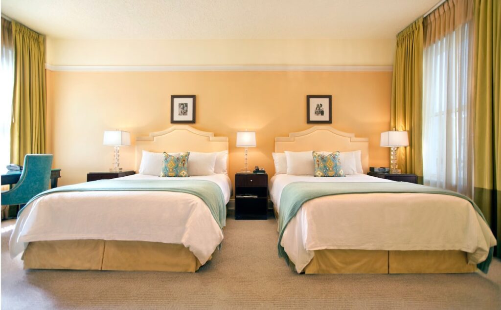 Hotel DeLuxe - Image 3