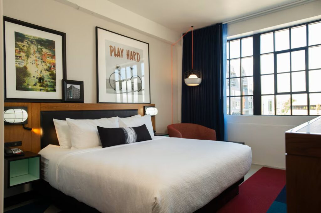 Hotel Indigo - Madison Downtown by IHG - Image 2