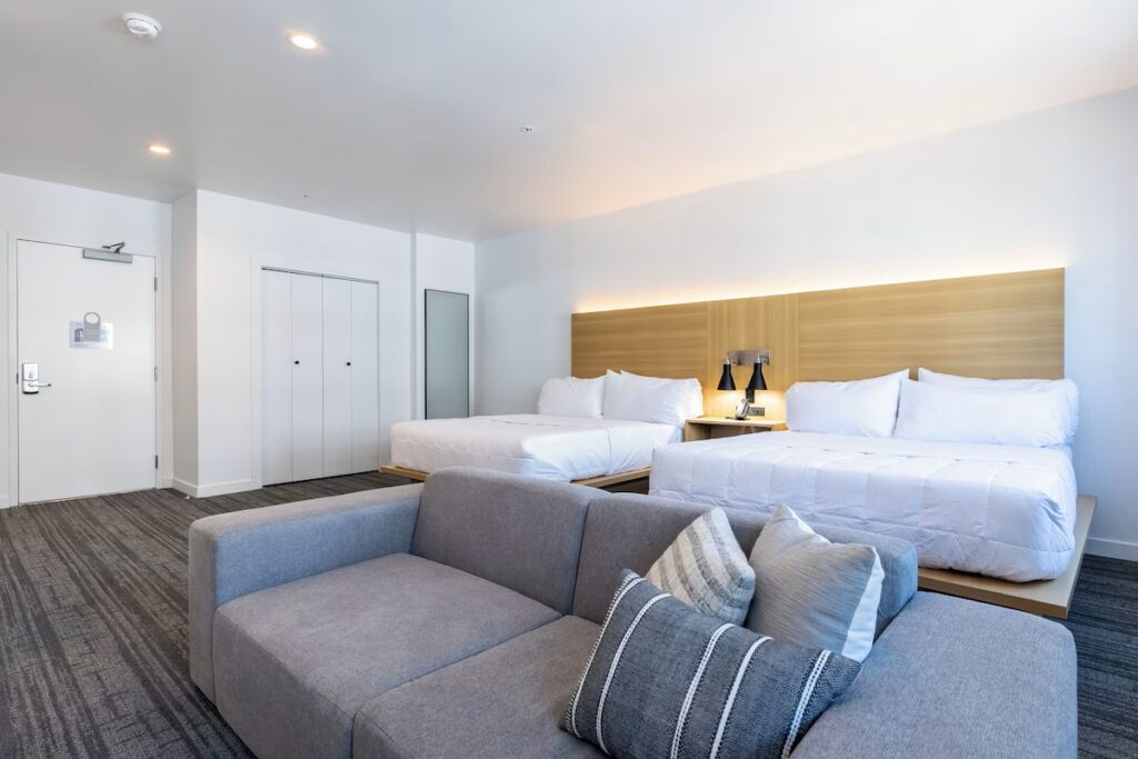 Hotel Mai Downtown Long Beach - Image 2