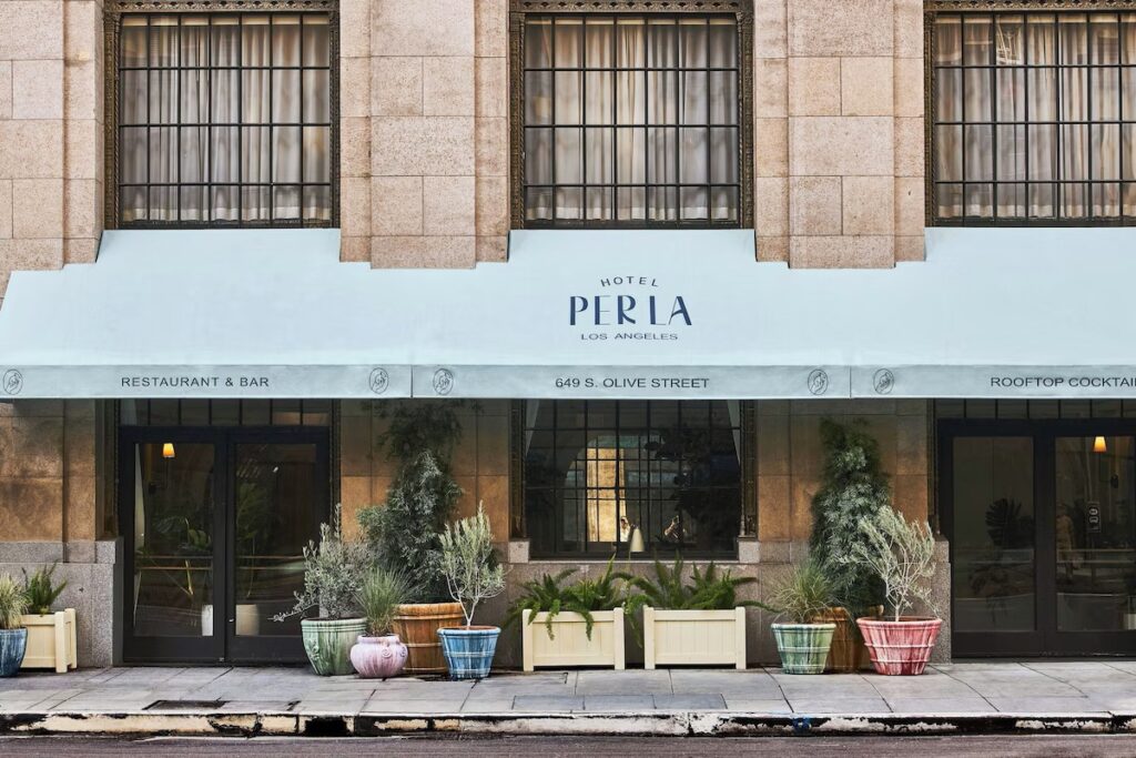 Hotel Per La, Autograph Collection - Image 1