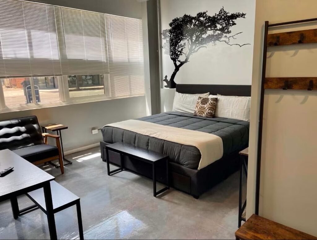 Hotel Royal - Image 2