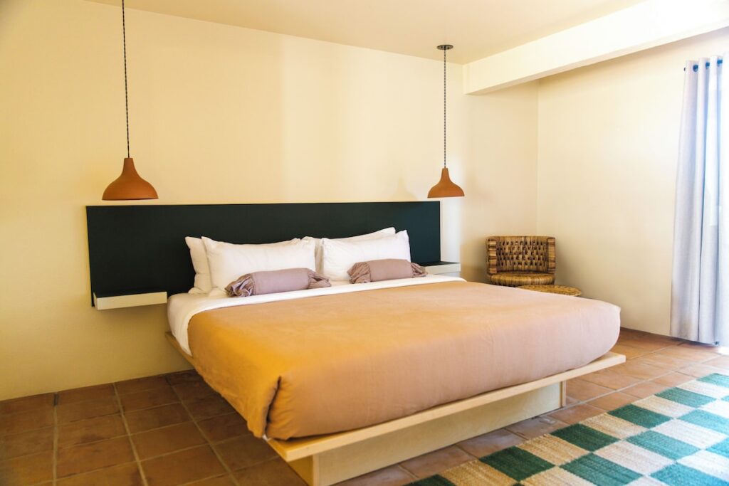 Hummingbird Inn - Image 4