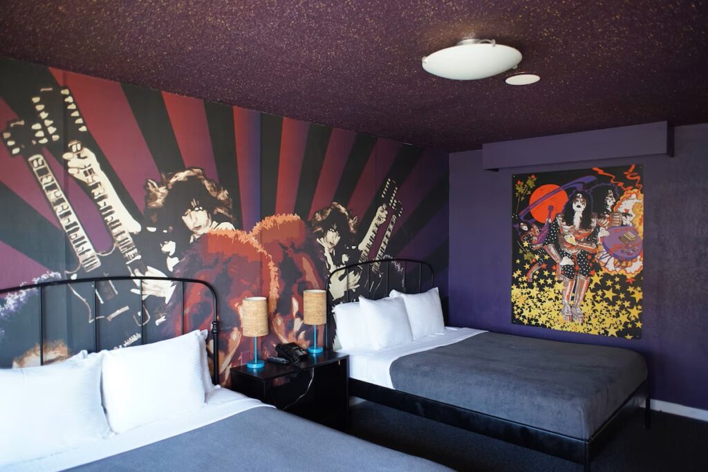 Huntington Surf Inn - Image 1