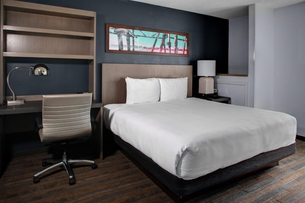 Hyatt House Dallas Uptown - Image 2