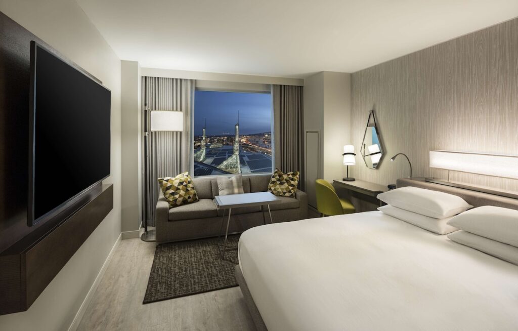 Hyatt Regency Portland at the Oregon Convention Center - Image 2