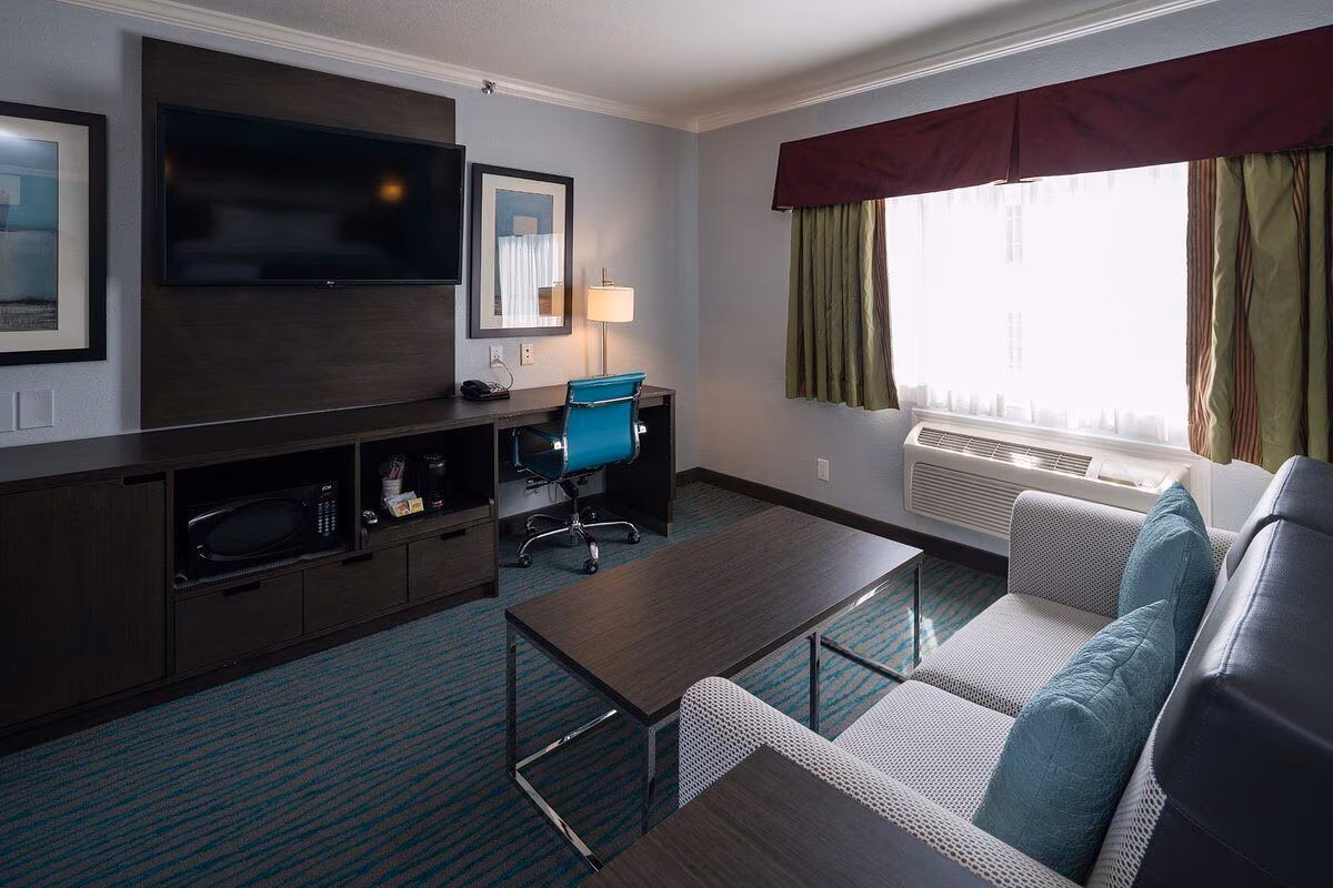 Inn On Grove - Image 2