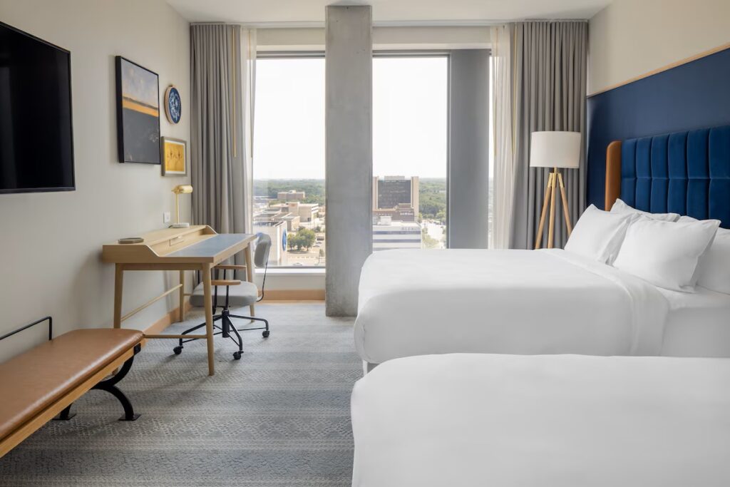 Jasper Hotel - Image 3