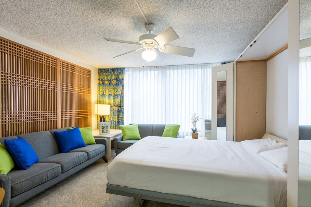 Kuhio Banyan Hotel (with Kitchenettes) - Image 3