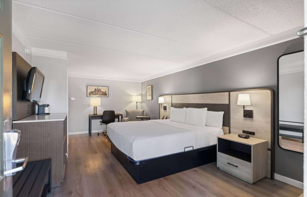 La Quinta Inn by Wyndham Stockton - Image 5