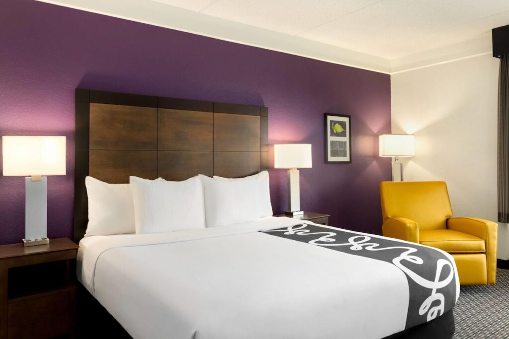 Motel 6-Dallas, TX - Farmers Branch - Image 2