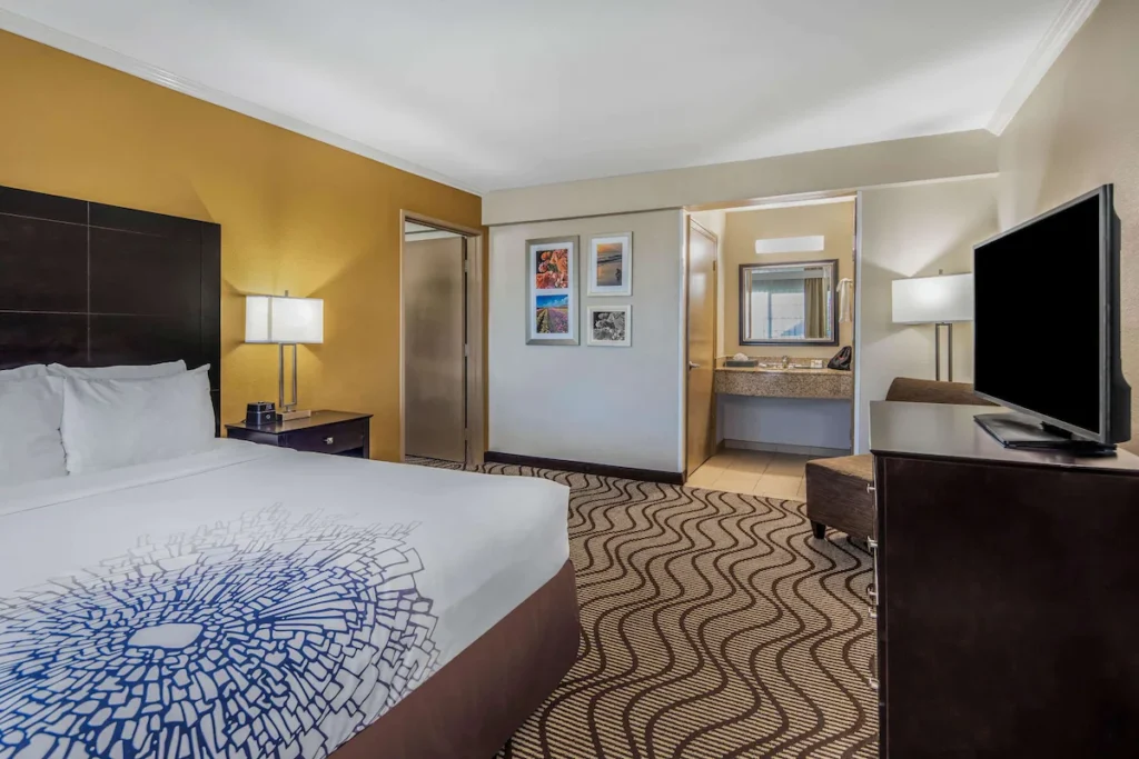 La Quinta by Wyndham Carlsbad - Legoland Area - Image 3