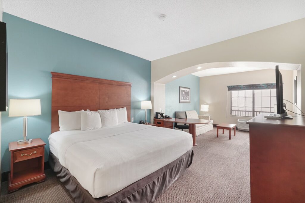 La Quinta by Wyndham Houston Hobby Airport - Image 5