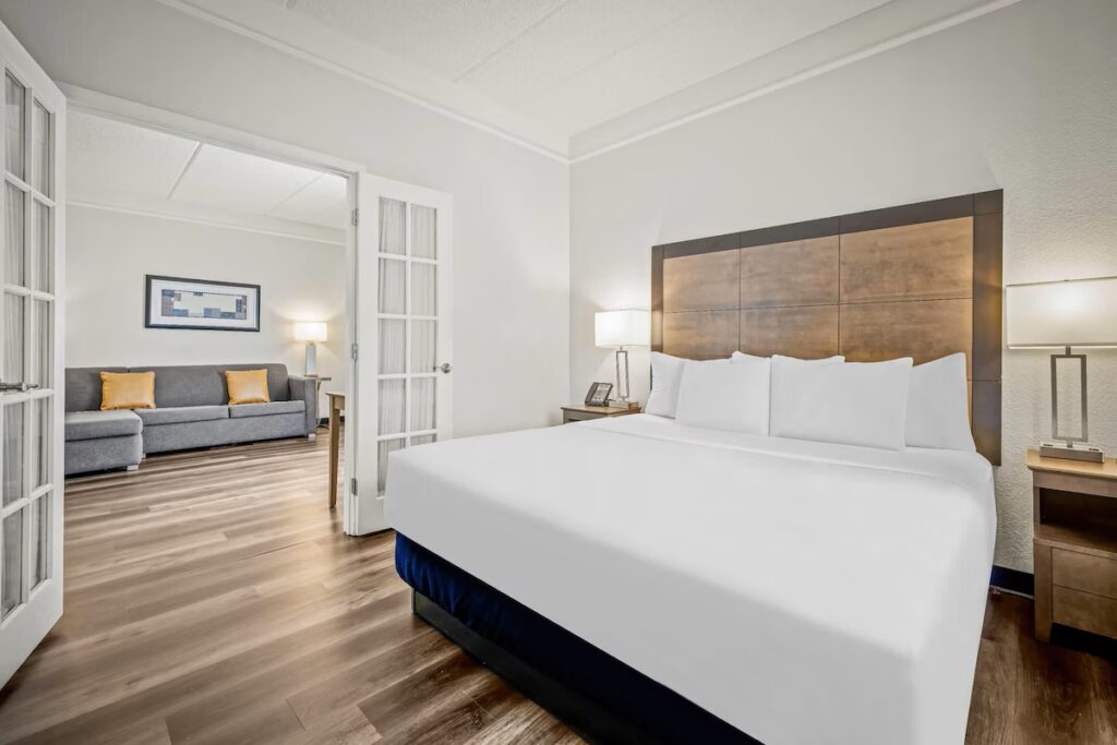 La Quinta by Wyndham Miami Airport West - Image 2