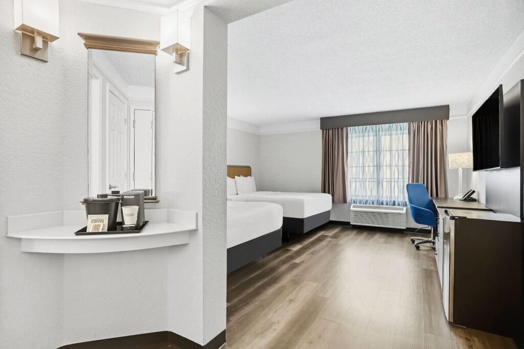 La Quinta by Wyndham Miami Airport West - Image 3